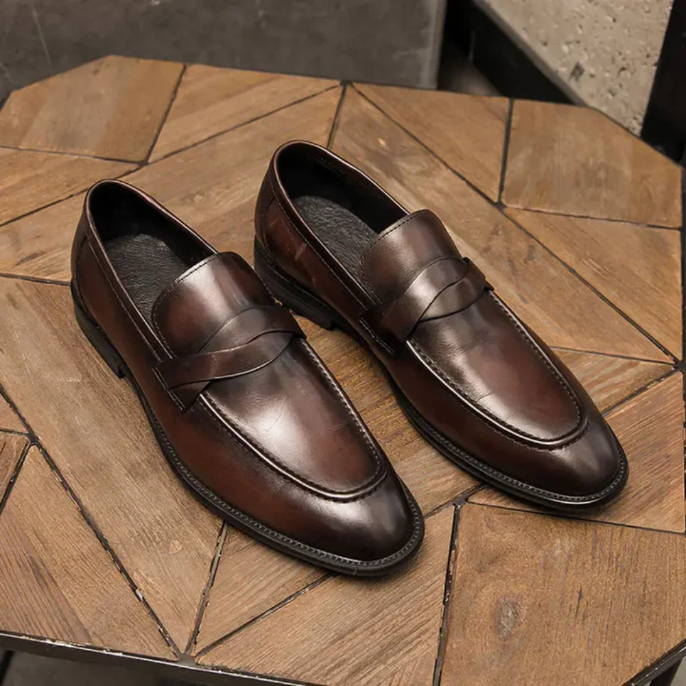 Elegantes mocasines de cuero