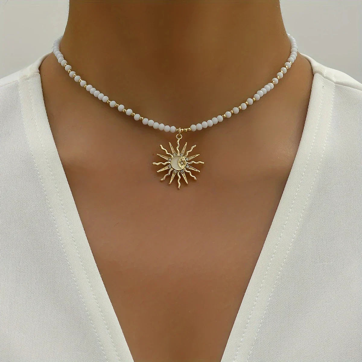Collar Sol Dorado con Estilo Bohemio Impermeable