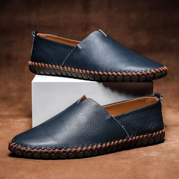 Mocasines de cuero cosidos a mano