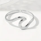 Anillo Ajustable con Diseño de Onda en Oro