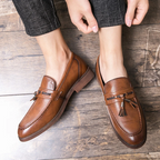 Mocasines de cuero con borlas