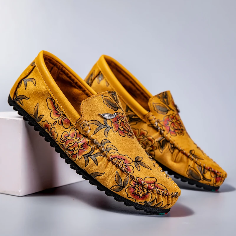 Mocasines de cuero con flores