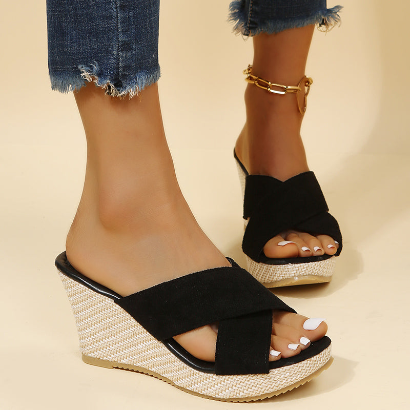 Carla – Ohlapne sandale na peto
