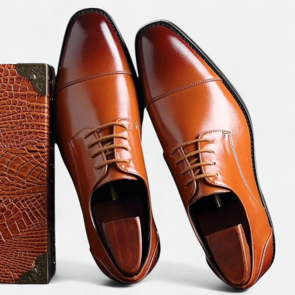 Zapatos de vestir de cuero elegantes