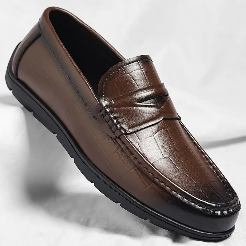 Elegantes mocasines de cuero británicos