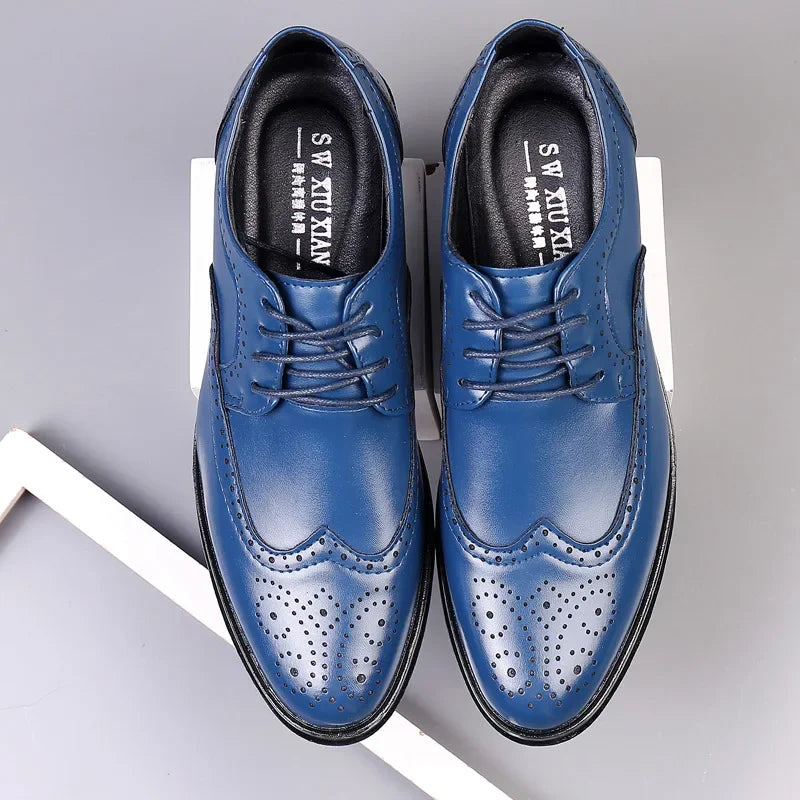 Elegantes zapatos brogue de cuero