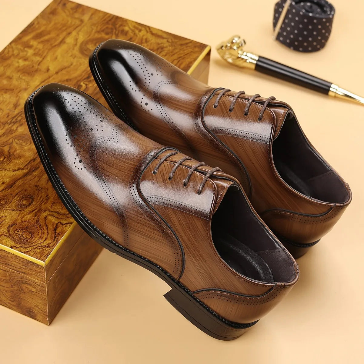 Zapatos de boda de cuero elegantes