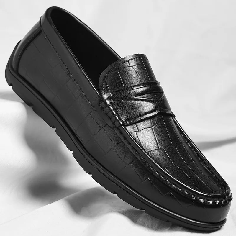 Elegantes mocasines de cuero británicos