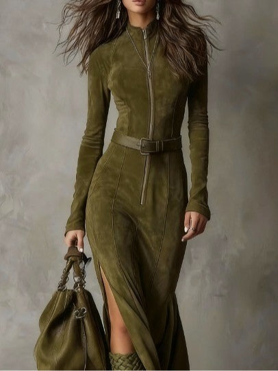 Dolga suknja iz umetnega usnja z visokim ovratnikom in razporkom Aurelia